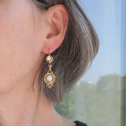 Boucles d'oreilles Dormeuses en or rose et camées - Castafiore
