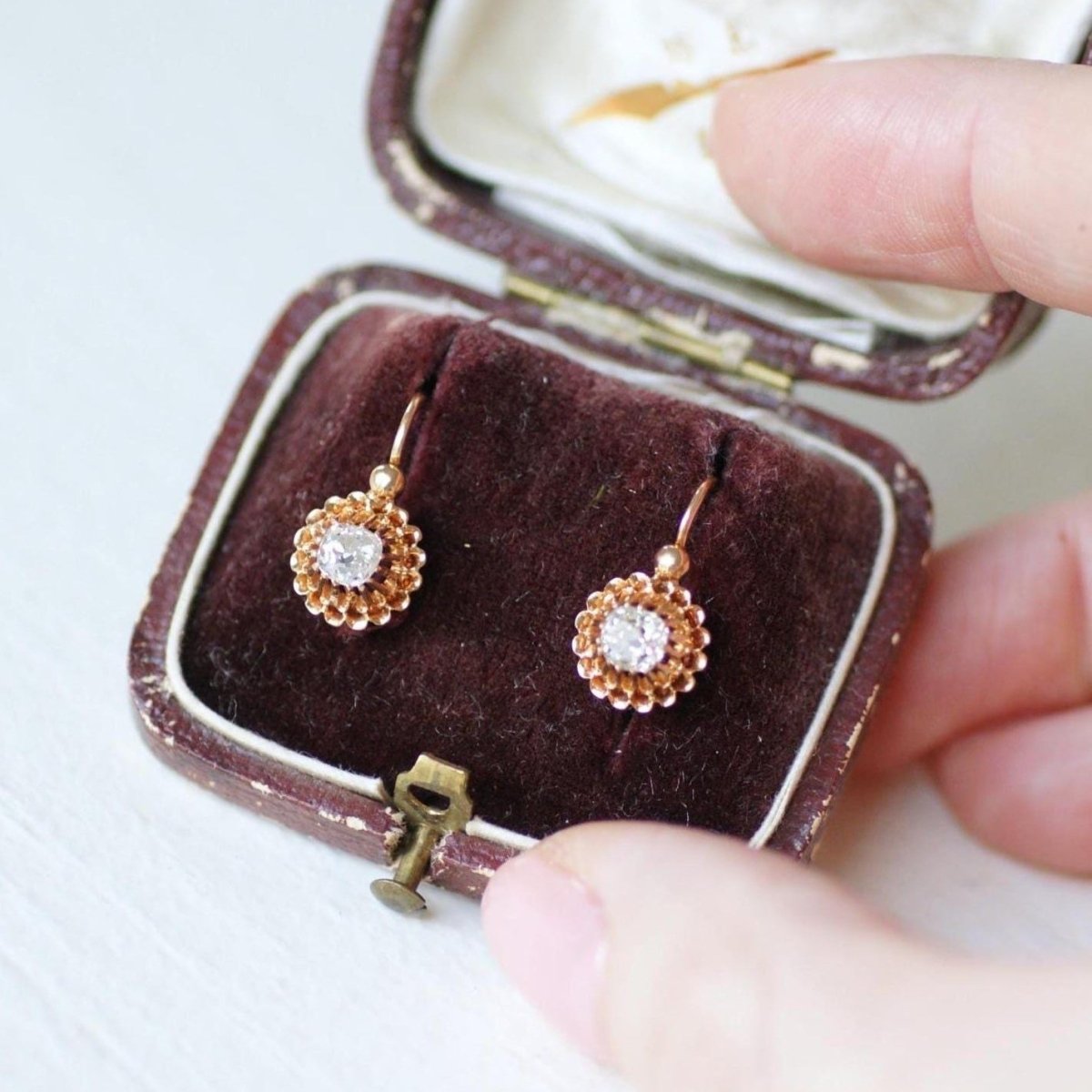 Boucles d'oreilles Dormeuses en or rose et diamants - Castafiore