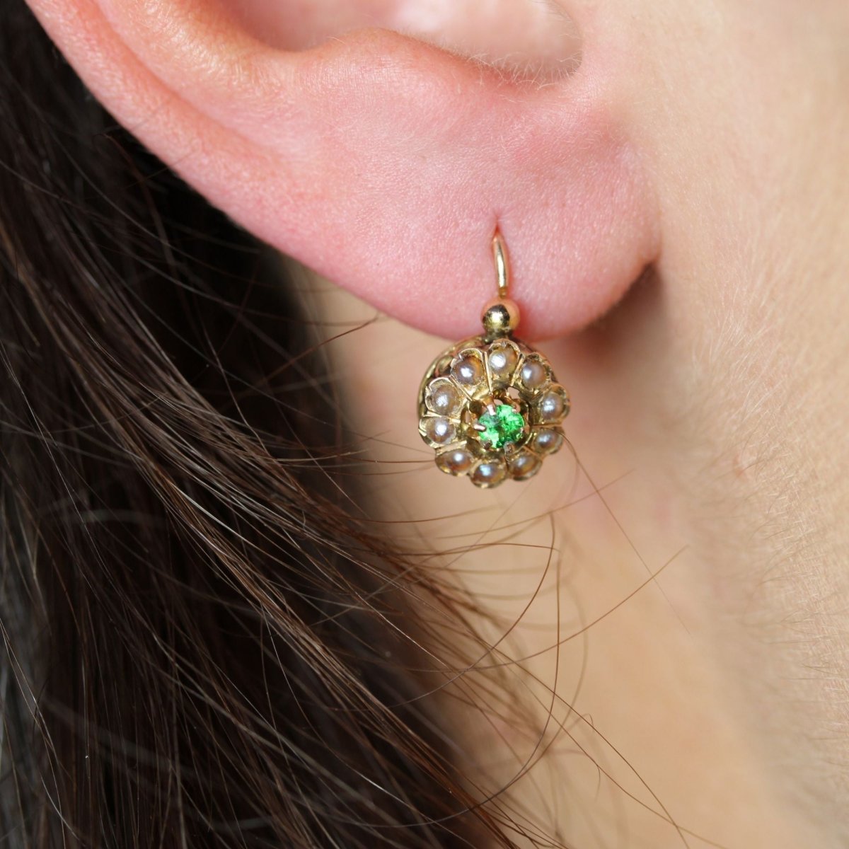 Boucles d'oreilles Dormeuses en or rose, grenats et perles - Castafiore