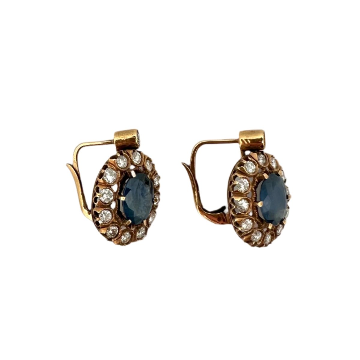 Boucles d'oreilles dormeuses en or rose, saphirs et diamants - Castafiore