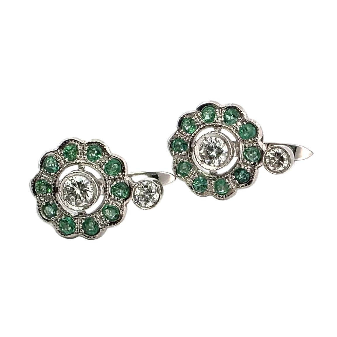 Boucles d'oreilles Dormeuses en platine, émeraudes et diamants - Castafiore