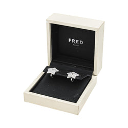 Boucles d'oreilles Dormeuses FRED "Lucifer" en or blanc et diamants - Castafiore