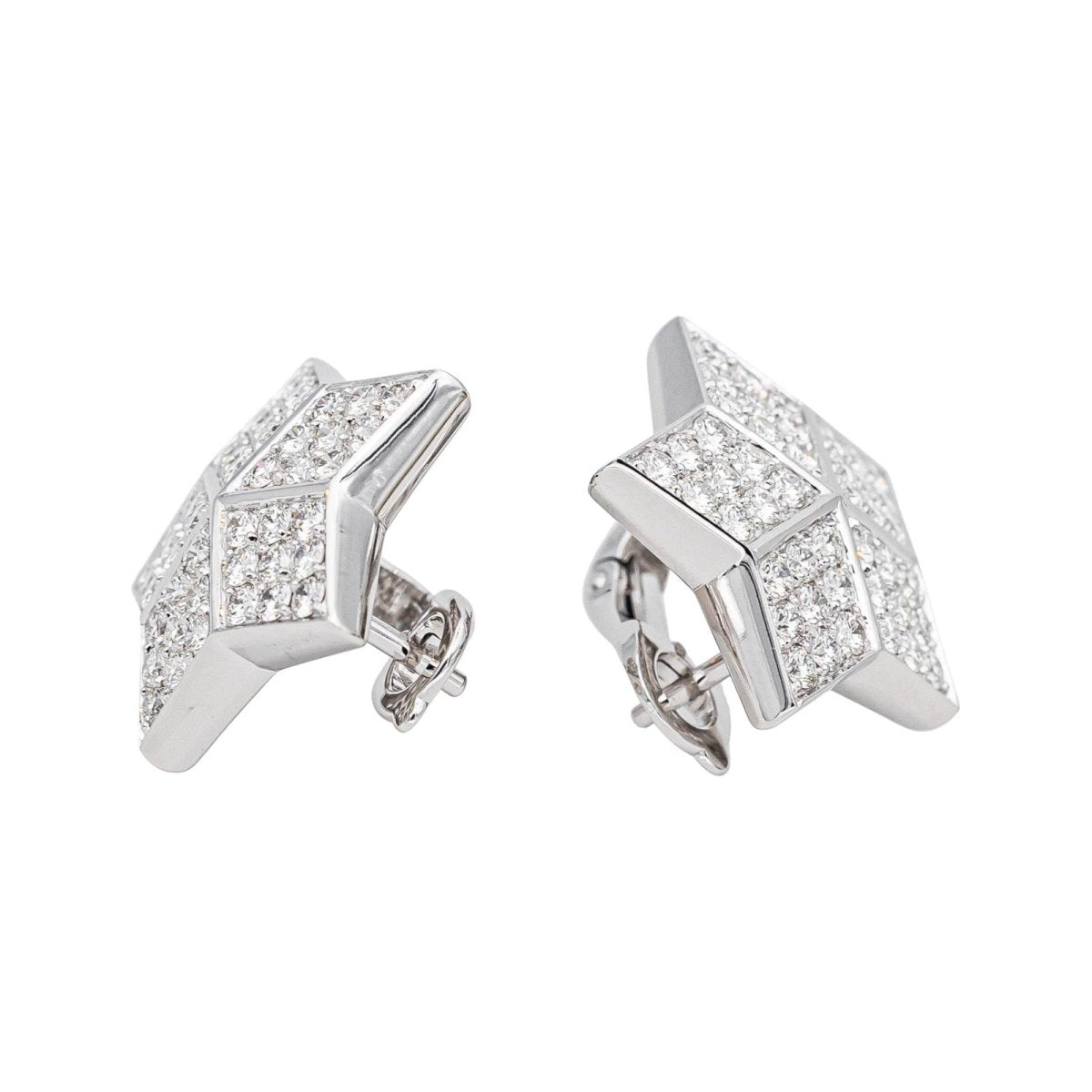 Boucles d'oreilles Dormeuses FRED "Lucifer" en or blanc et diamants - Castafiore