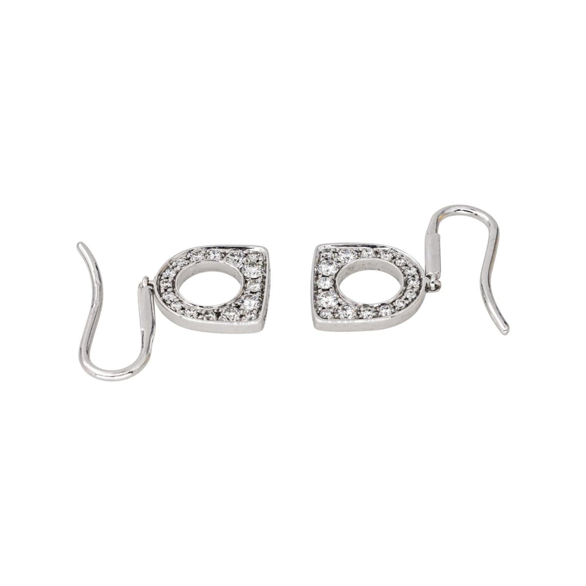 Boucles d'oreilles Dormeuses FRED "Success" en or blanc et diamants - Castafiore