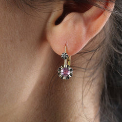 Boucles d'oreilles DORMEUSES Saphirs roses en or jaune et platine - Castafiore
