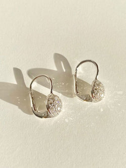 Boucles d'oreilles en or blanc 18k et diamants