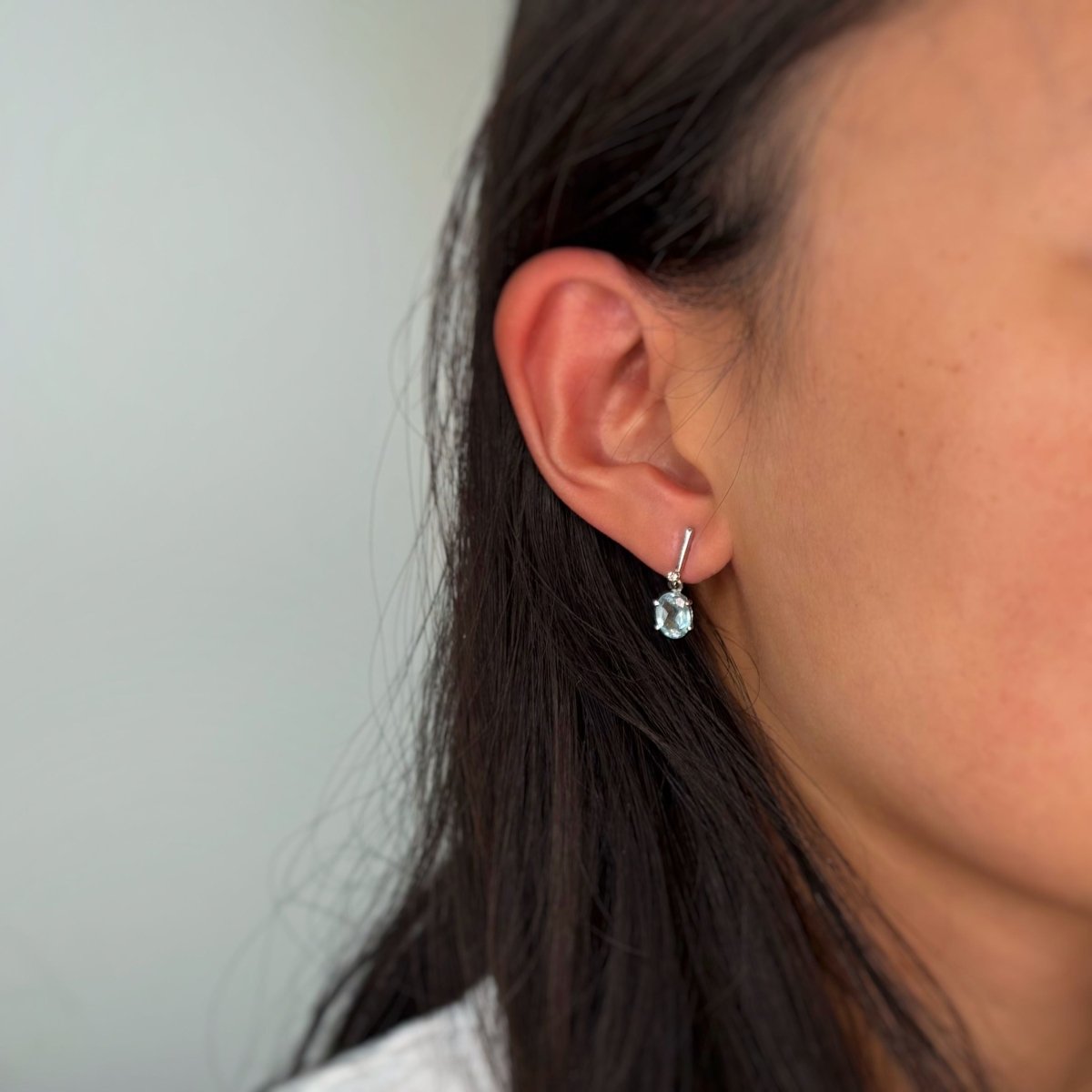 Boucles d'oreilles en or blanc, aigues - marines, et diamants - Castafiore