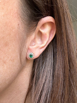 Boucles d'oreilles en or blanc, émeraude et diamants - Castafiore