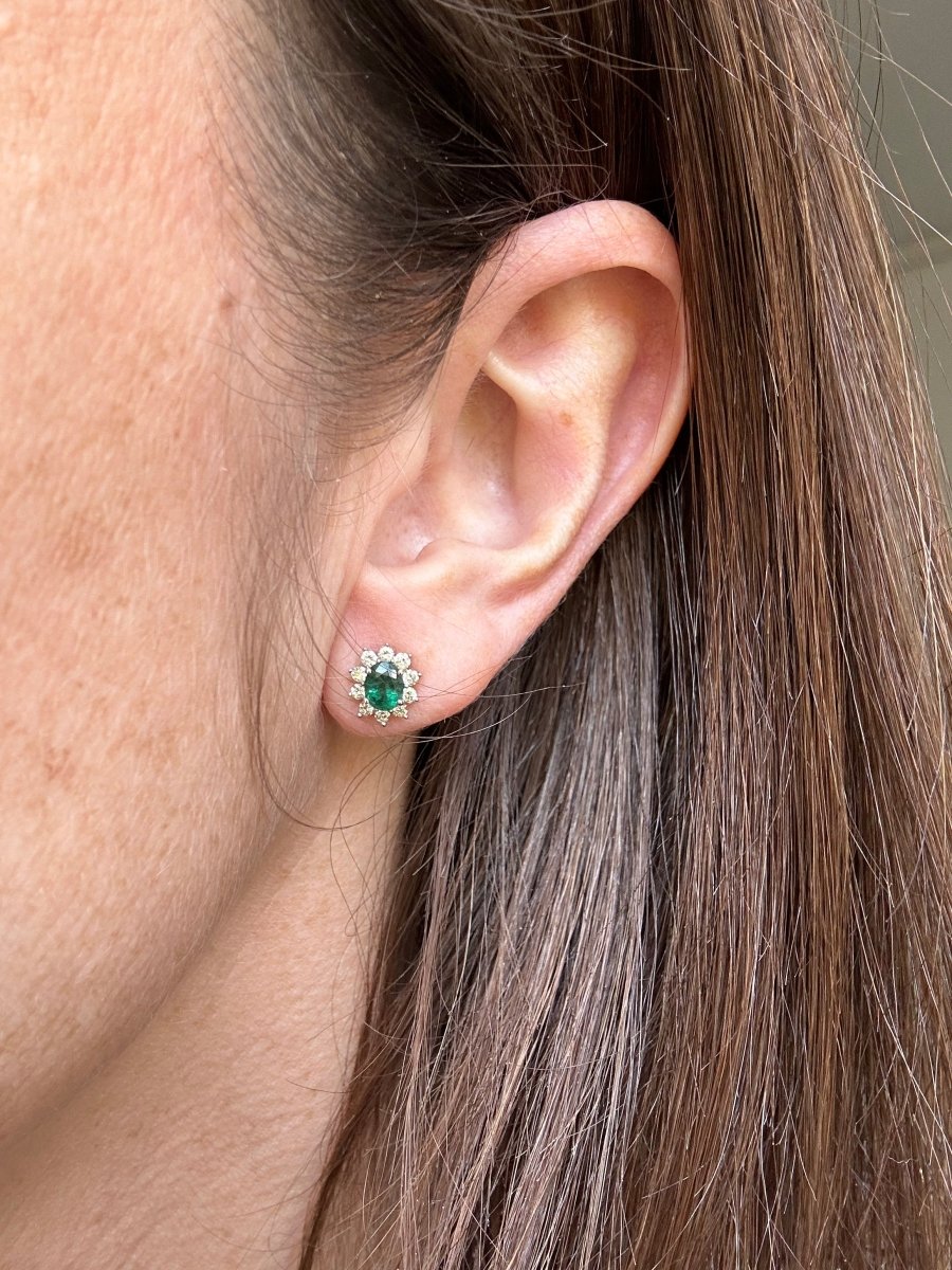 Boucles d'oreilles en or blanc, émeraude et diamants - Castafiore