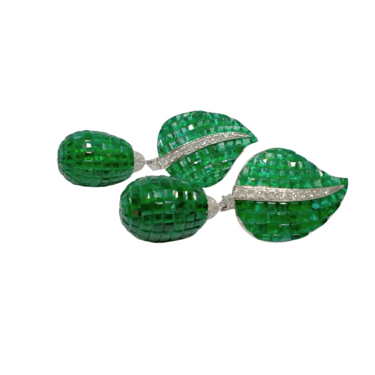 Boucles d'oreilles en or blanc, émeraude et diamants - Castafiore