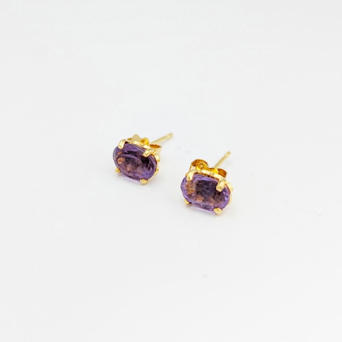 Boucles d'oreilles en or jaune 18 carats et améthystes - Castafiore