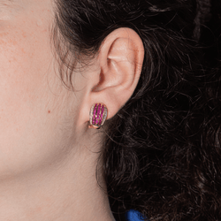 Boucles d'oreilles en or jaune, rubis et diamants - Castafiore