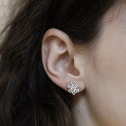 Boucles d'oreilles FLEUR en or gris diamants - Castafiore