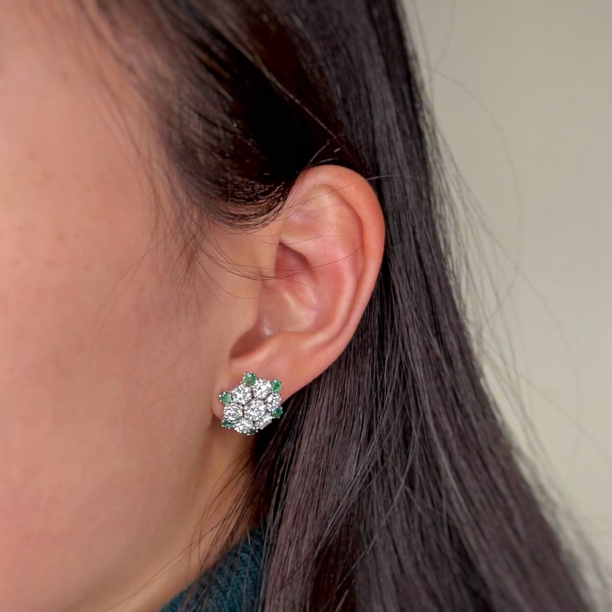Boucles d'oreilles Flocons - Or blanc, Emeraudes et Diamants - Castafiore