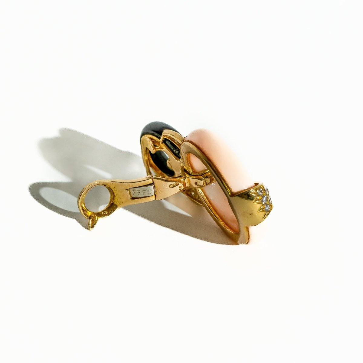 Boucles d'oreilles FRED en or jaune et corail - Castafiore