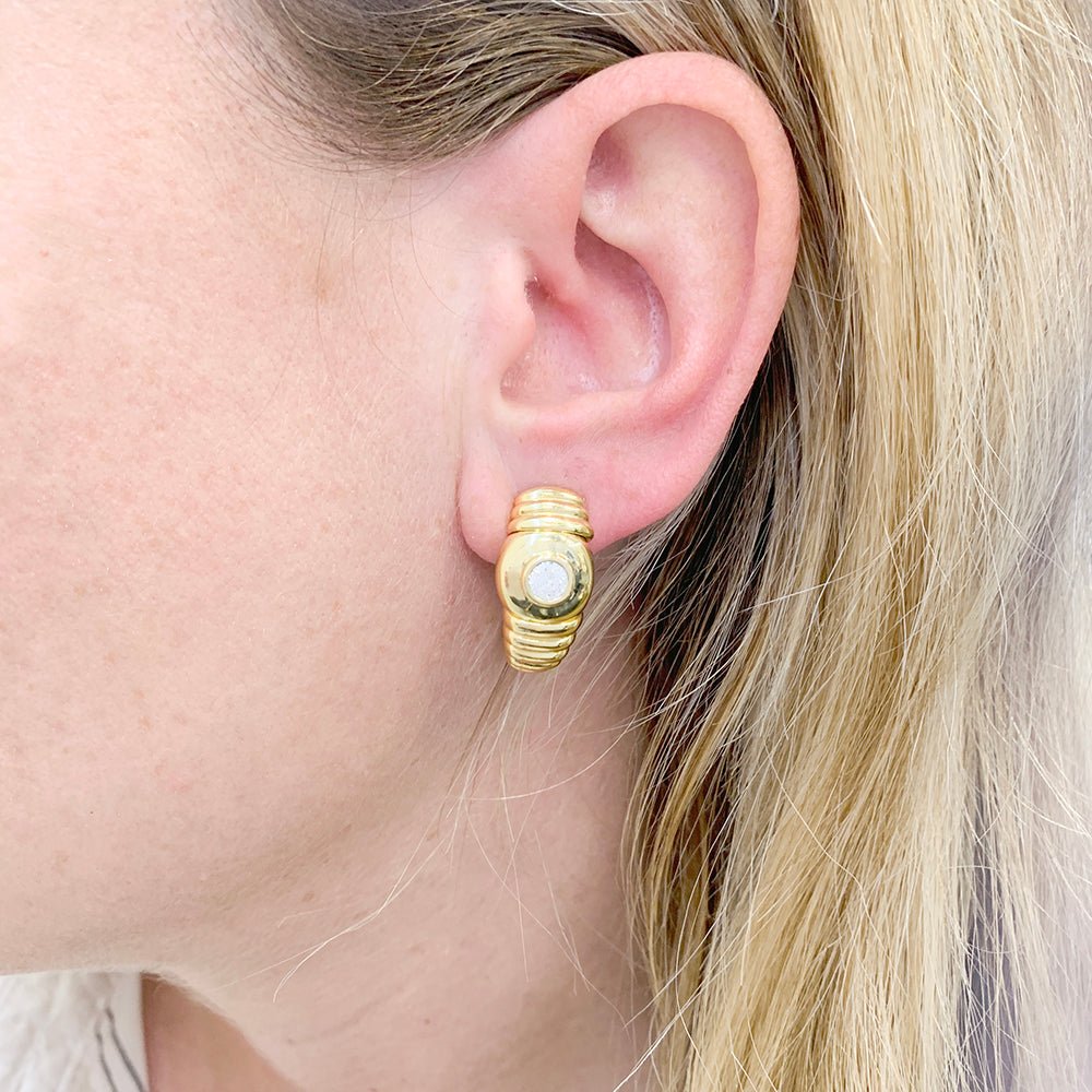 Boucles d'oreilles Fred, or jaune, diamants. - Castafiore