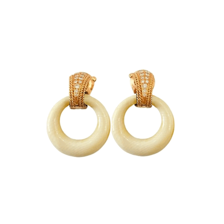 Boucles d'oreilles interchangeables VAN CLEEF & ARPELS en or jaune, onyx, corail blanc et diamants - Castafiore