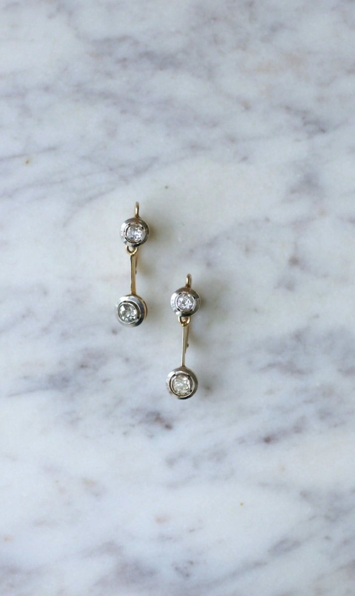 Boucles d'oreilles pendantes Art Deco diamants - Castafiore