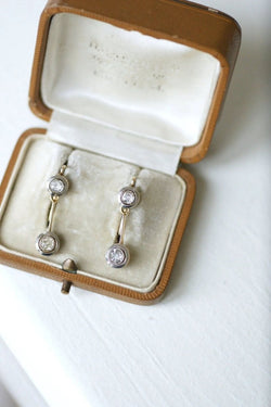 Boucles d'oreilles pendantes Art Deco diamants - Castafiore