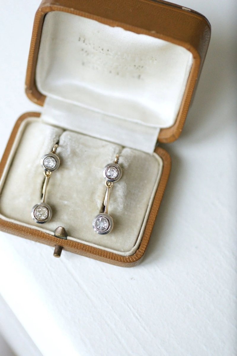 Boucles d'oreilles pendantes Art Deco diamants - Castafiore
