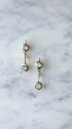 Boucles d'oreilles pendantes Art Deco diamants - Castafiore