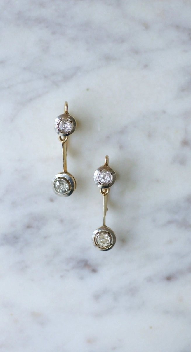 Boucles d'oreilles pendantes Art Deco diamants - Castafiore