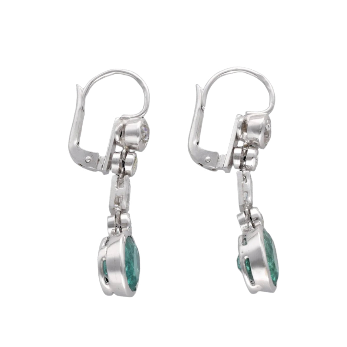 Boucles d'oreilles pendantes avec emeraudes et diamants en Or gris 18 Cts. - Castafiore
