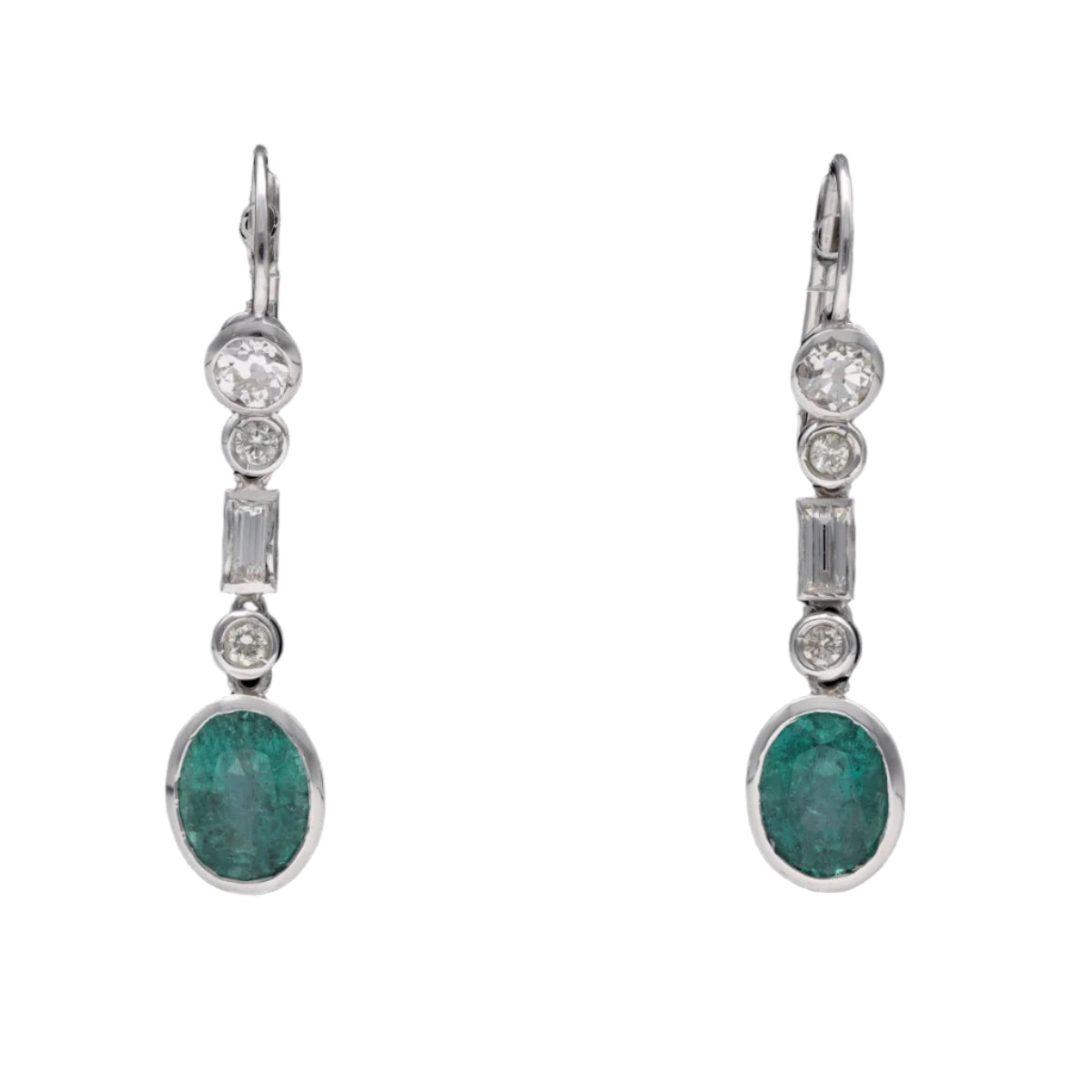 Boucles d'oreilles pendantes avec emeraudes et diamants en Or gris 18 Cts. - Castafiore