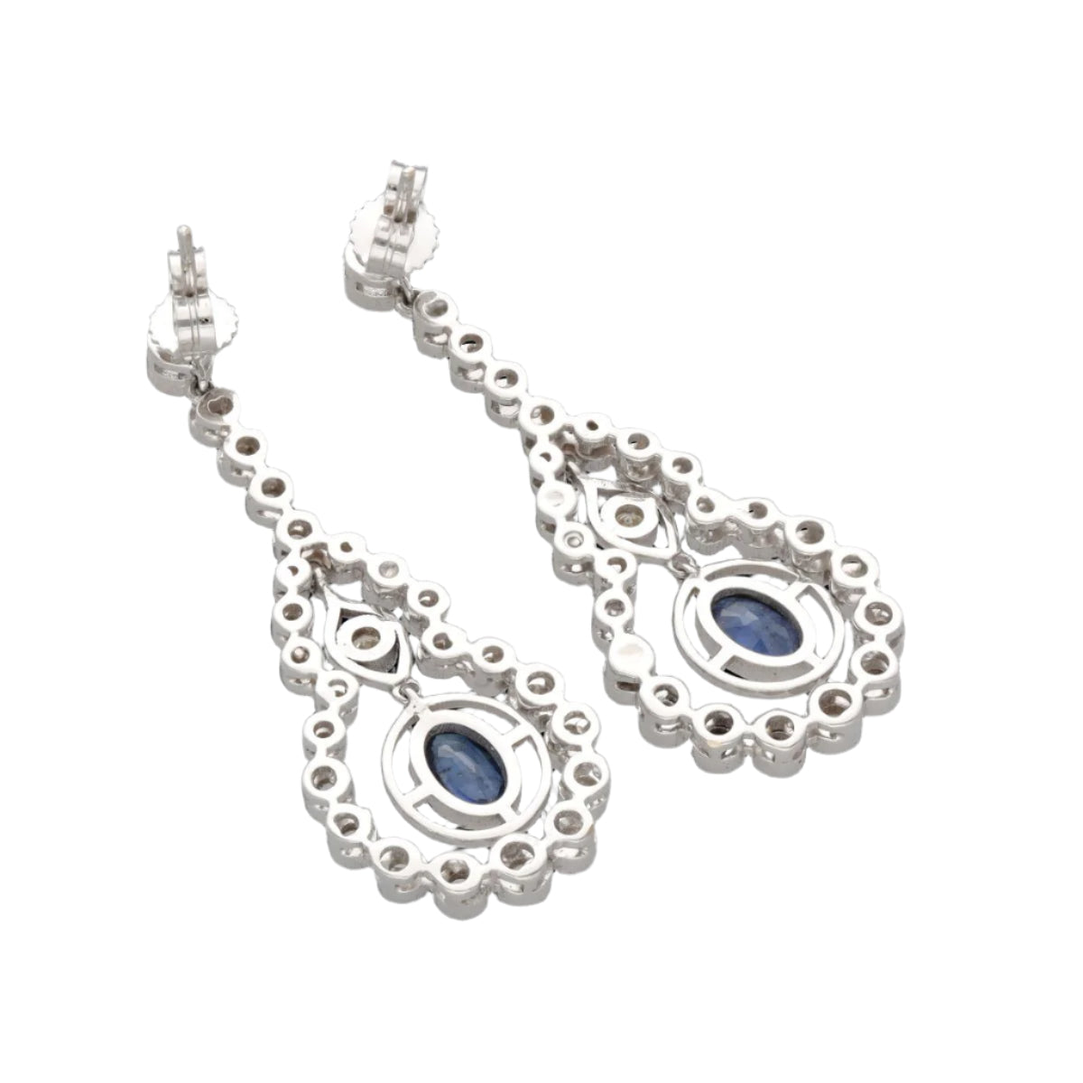Boucles d'oreilles pendantes avec saphirs et diamants en Or gris 18 Cts vers 1970. - Castafiore