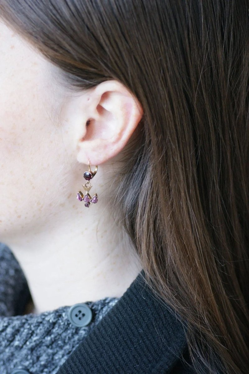 Boucles d'oreilles pendantes colombes grenats - Castafiore