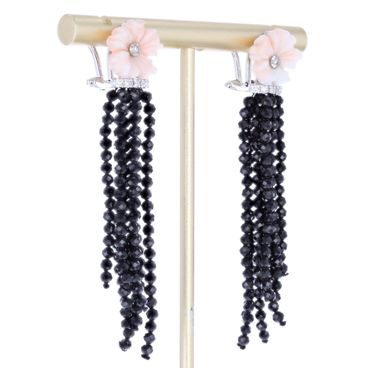Boucles d'oreilles Pendantes en or blanc, corail, spinelles et diamants - Castafiore