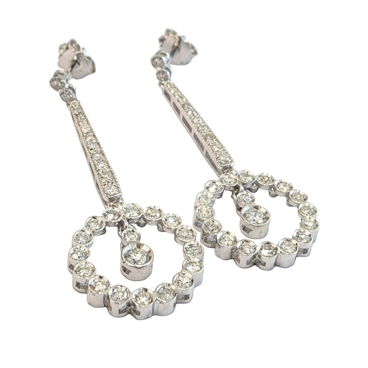Boucles d'oreilles Pendantes en or blanc et diamants - Castafiore