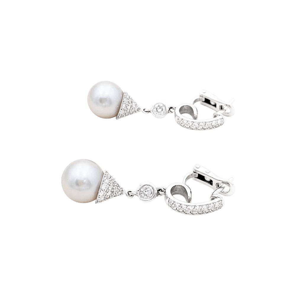 Earrings pending white gold, diamonds and pearls.