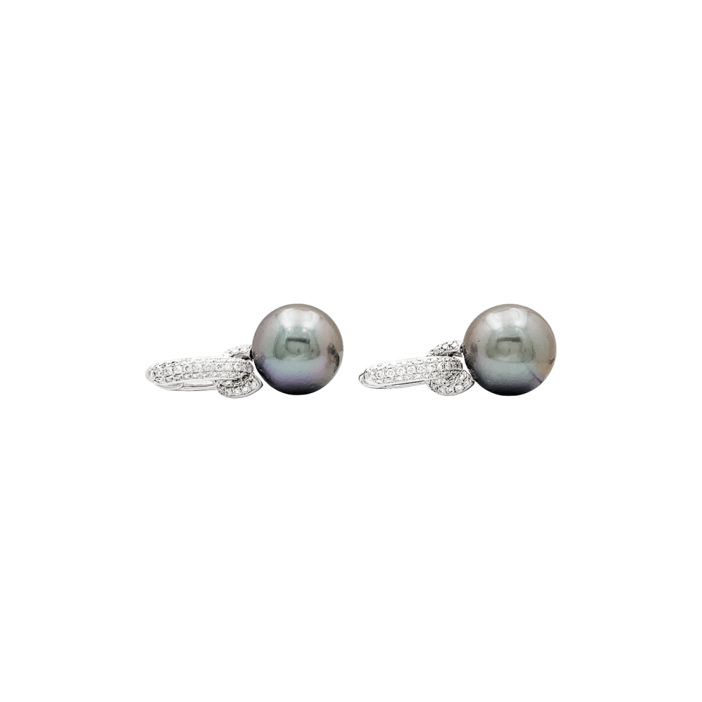 Earrings Tahitian pearls and diamonds.