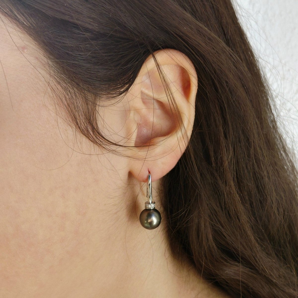 Boucles d'oreilles Pendantes en or blanc, perles et diamants - Castafiore