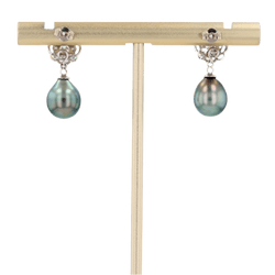 Boucles d'oreilles Pendantes en or blanc, perles et diamants - Castafiore