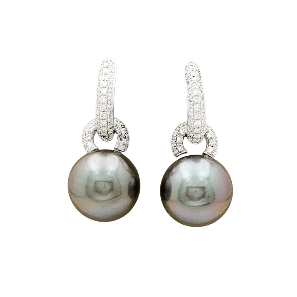 Earrings Tahitian pearls and diamonds.