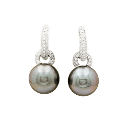 Earrings Tahitian pearls and diamonds.