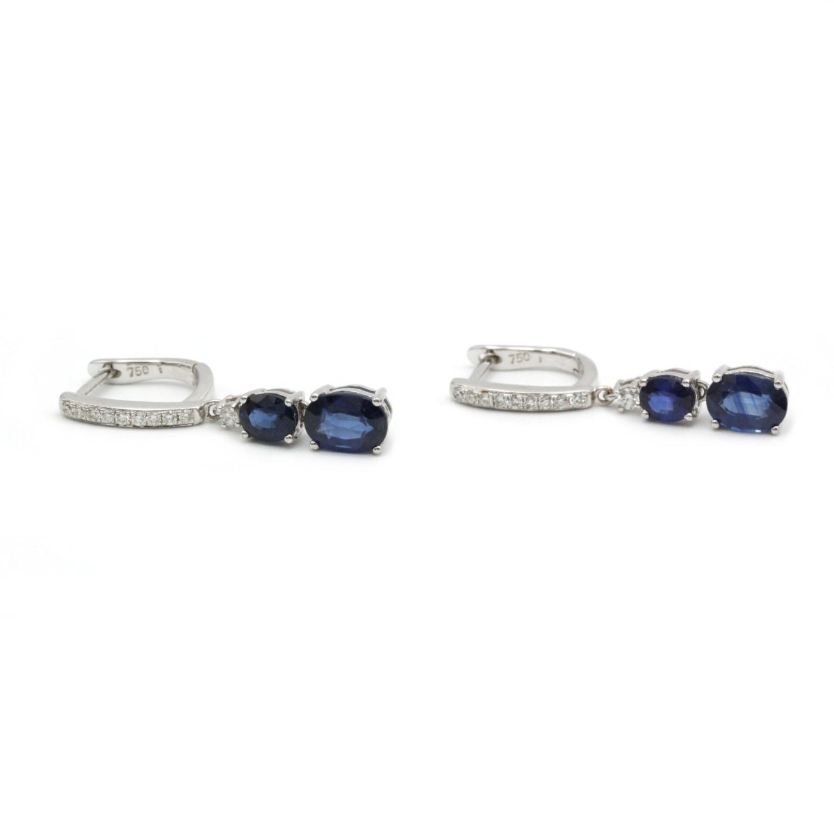 Boucles d'oreilles Pendantes en or blanc, saphirs et diamants - Castafiore