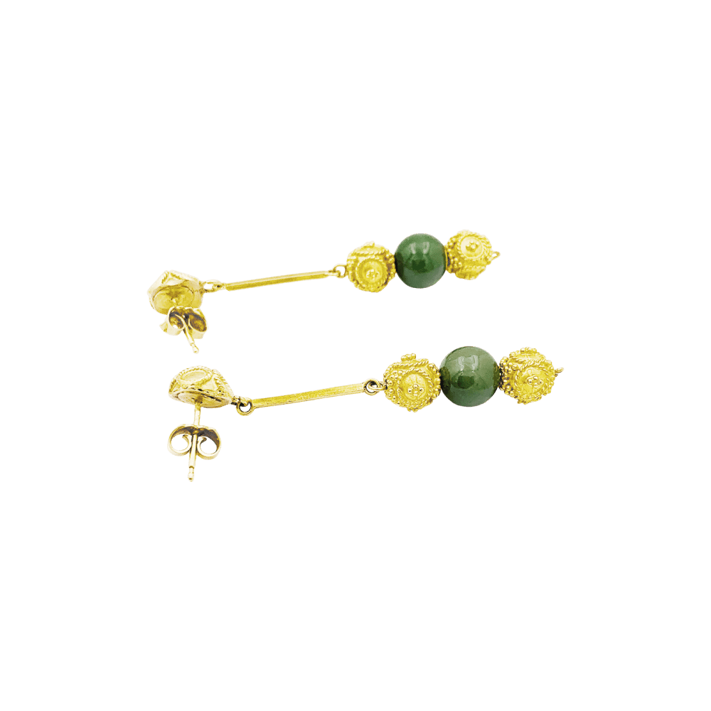 Earrings, yellow gold and aventurine.
