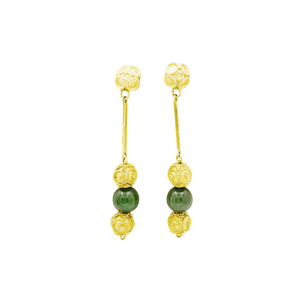 Earrings, yellow gold and aventurine.