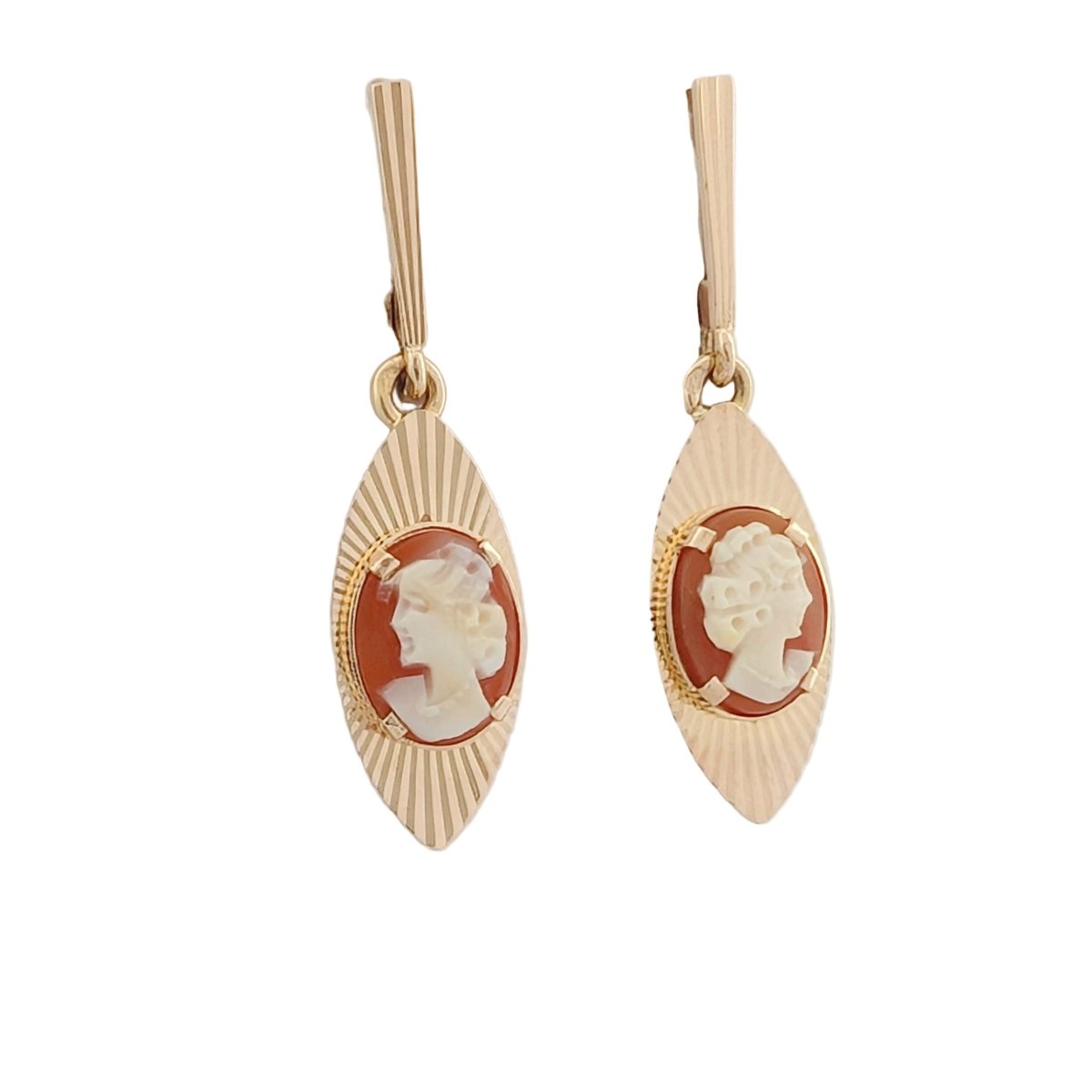 Boucles d'oreilles Pendantes en or jaune et camées - Castafiore