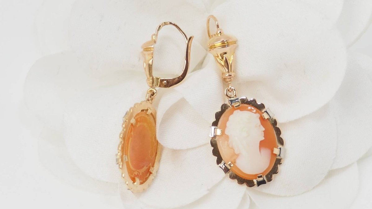 Boucles d'oreilles Pendantes en or jaune et camées - Castafiore