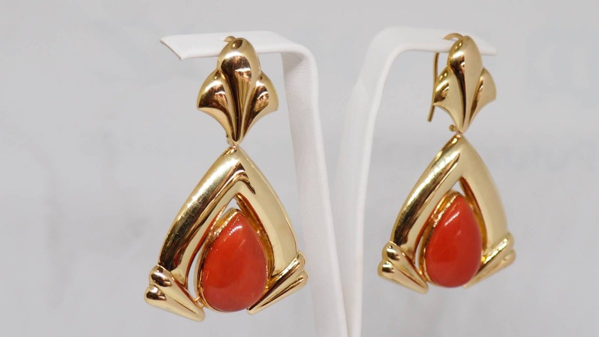 Boucles d'oreilles Pendantes en or jaune et corail - Castafiore