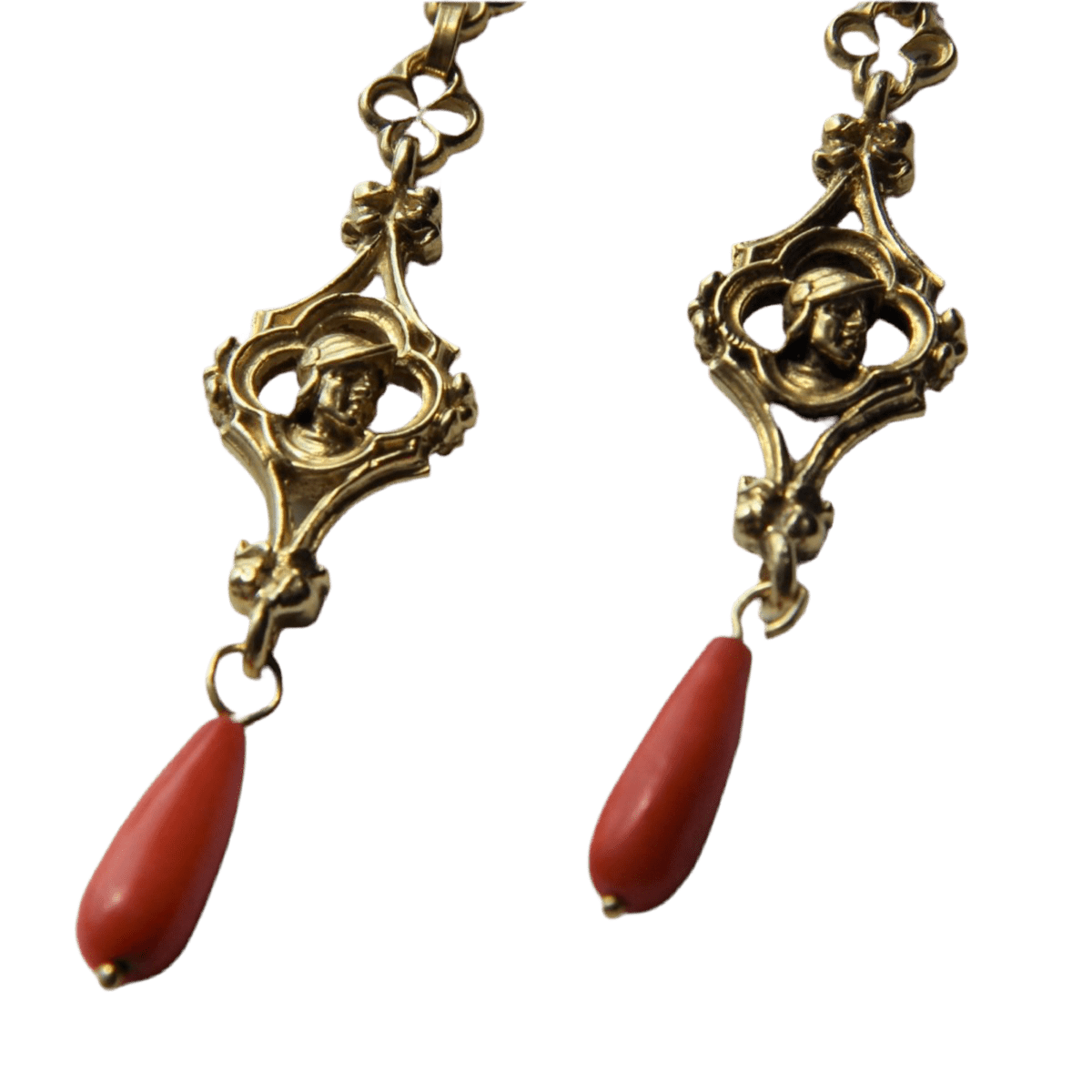 Boucles d'oreilles Pendantes en or jaune et corail - Castafiore