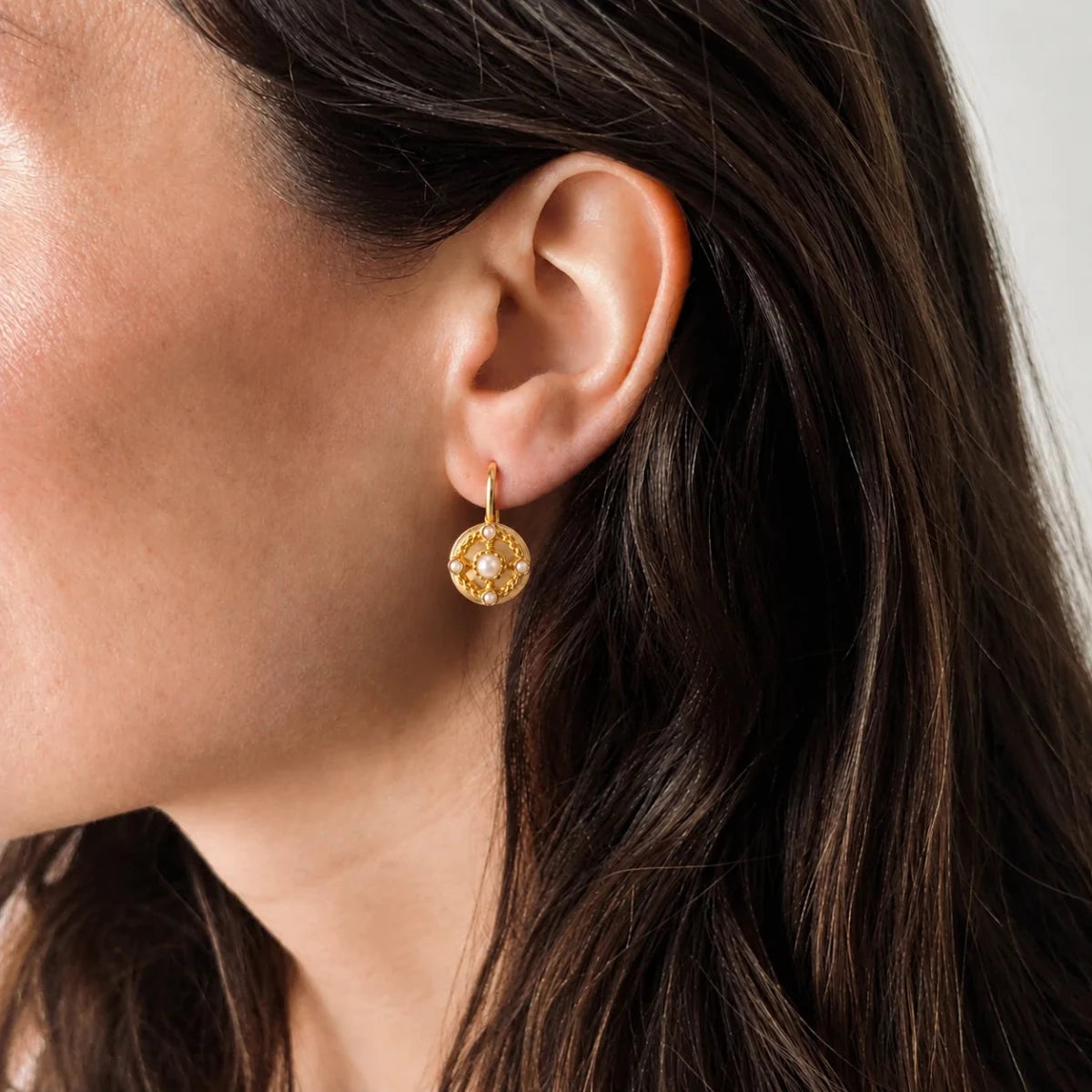 Boucles d'oreilles Pendantes en or jaune et perles - Castafiore