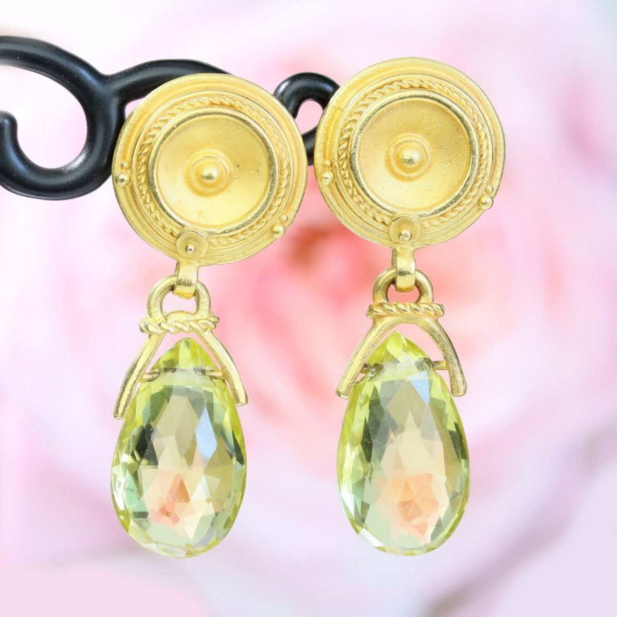 Earrings matte gold and faceted lemon quartz