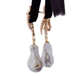 Boucles d'oreilles Pendantes en or jaune, perles et diamants - Castafiore