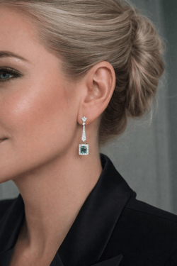 Boucles d'oreilles Pendantes en platine, émeraudes et diamants - Castafiore