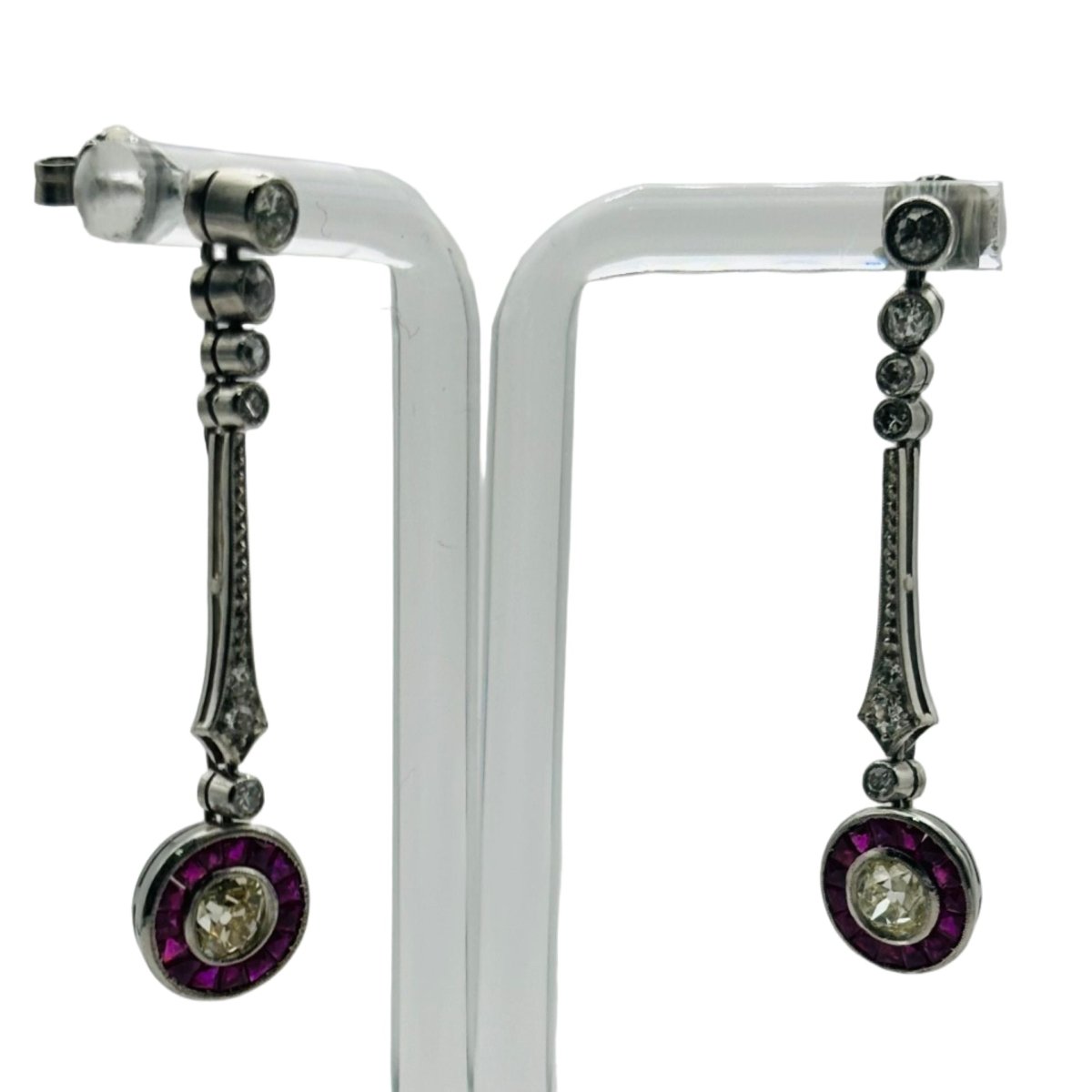 Boucles d'oreilles Pendantes en platine, rubis et diamants - Castafiore